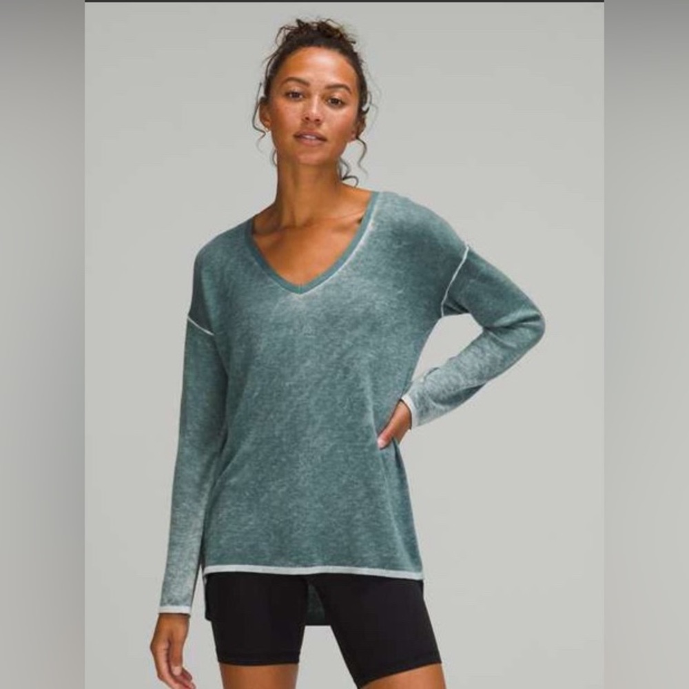 Lululemon Cash-Lu V-Neck
